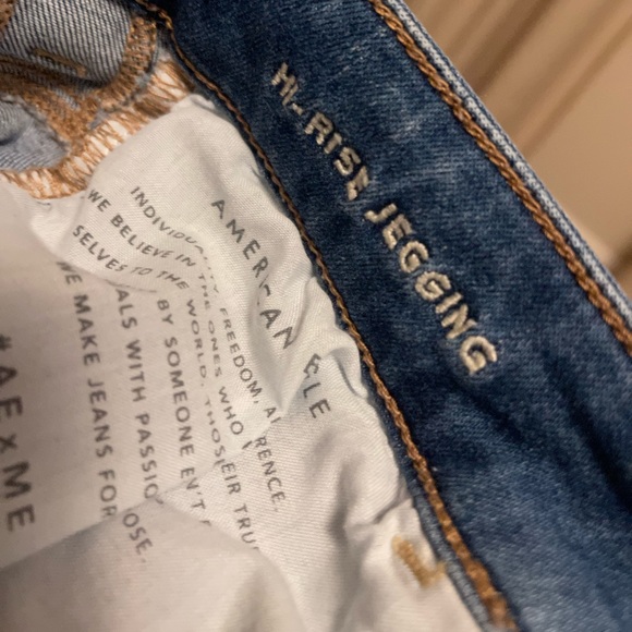 American Eagle High-Rise Jegging - Picture 3 of 3